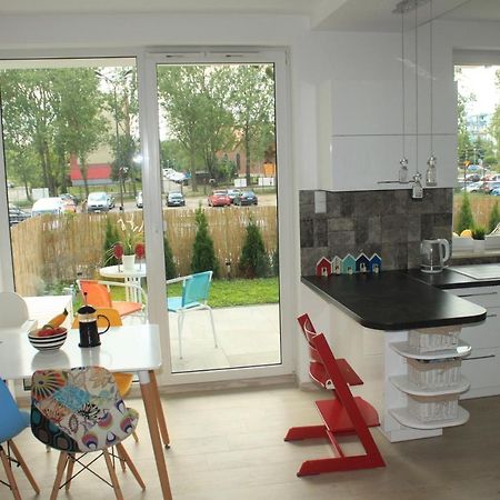 Sunny Sleeps 4 By The Beach With Garden Patio - Gdansk Przymorze Appartement Buitenkant foto