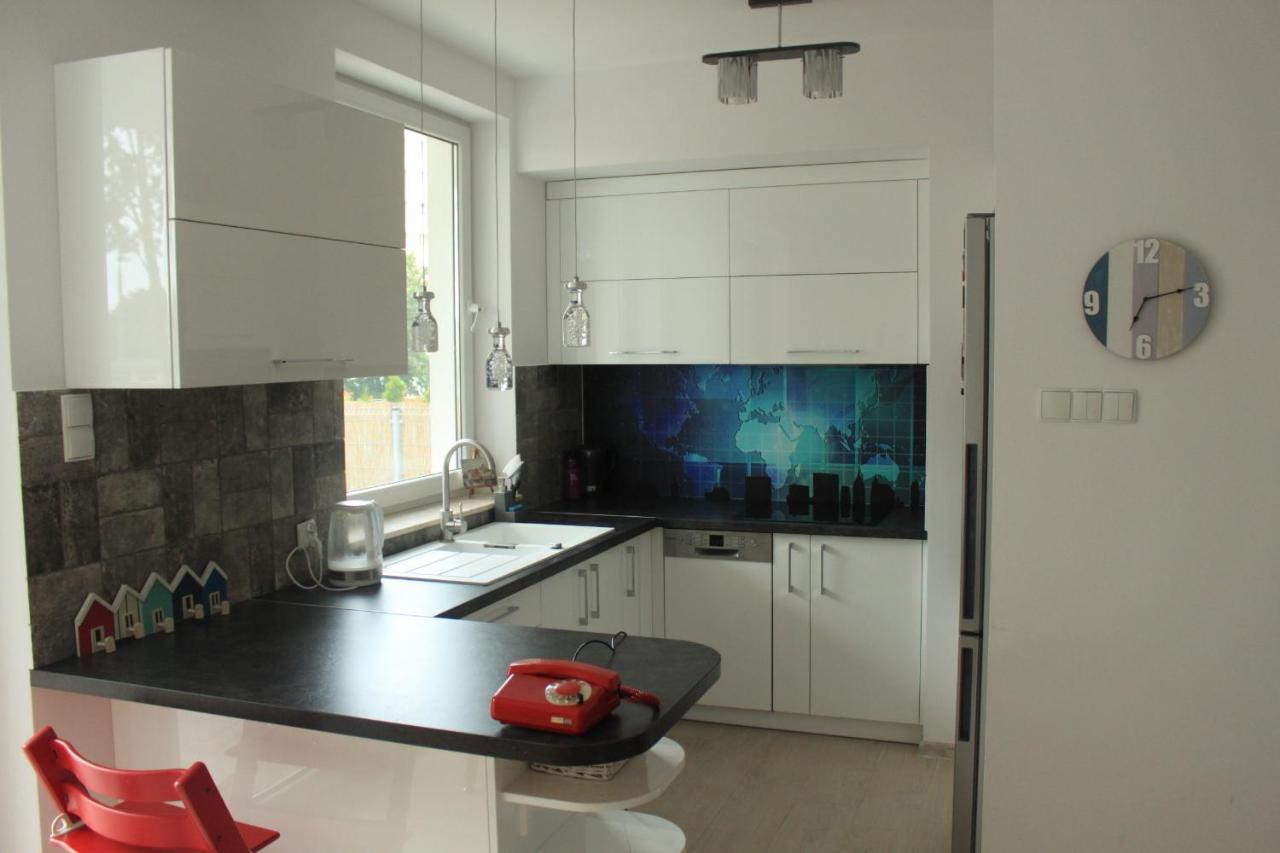 Sunny Sleeps 4 By The Beach With Garden Patio - Gdansk Przymorze Appartement Buitenkant foto