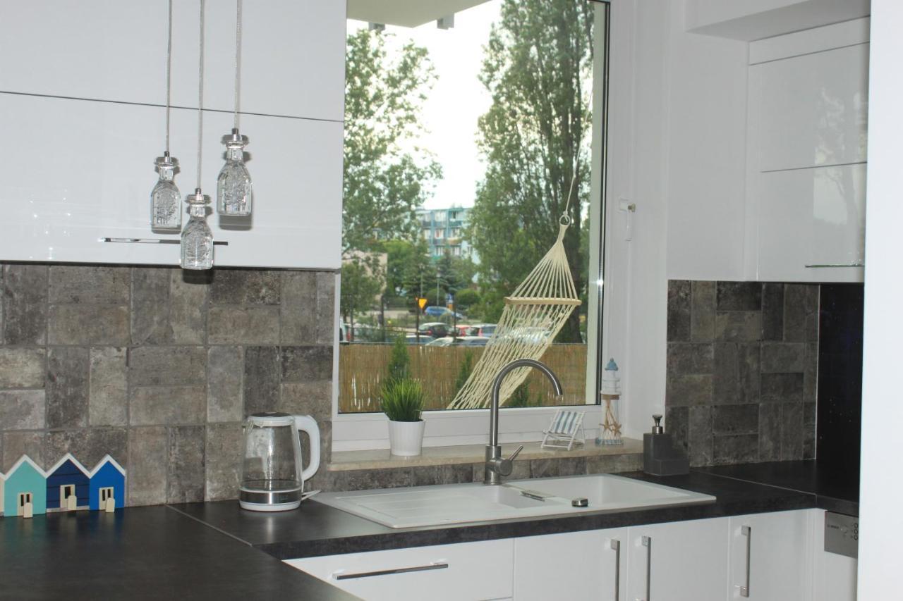 Sunny Sleeps 4 By The Beach With Garden Patio - Gdansk Przymorze Appartement Buitenkant foto