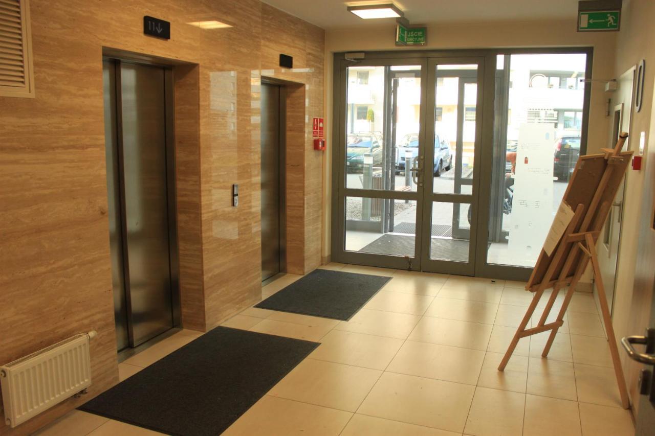 Sunny Sleeps 4 By The Beach With Garden Patio - Gdansk Przymorze Appartement Buitenkant foto