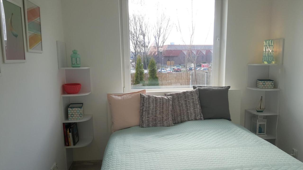 Sunny Sleeps 4 By The Beach With Garden Patio - Gdansk Przymorze Appartement Buitenkant foto